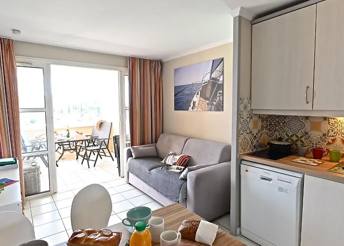 L'esquinade - F3 113 By Interhome